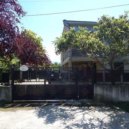 Guest House On Angisa Μπατούμι Εξωτερικό φωτογραφία
