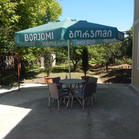 Guest House On Angisa Μπατούμι Εξωτερικό φωτογραφία