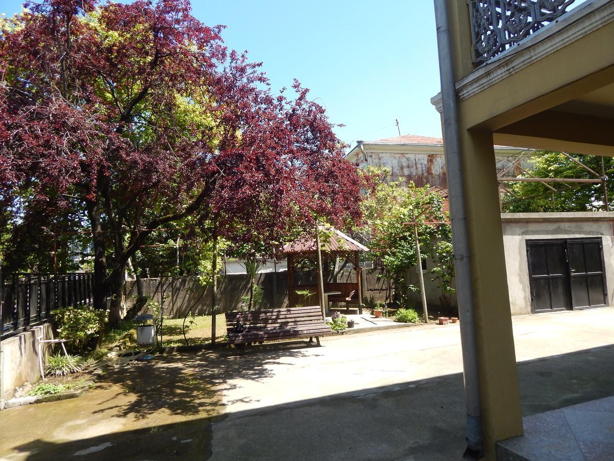 Guest House On Angisa Μπατούμι Εξωτερικό φωτογραφία