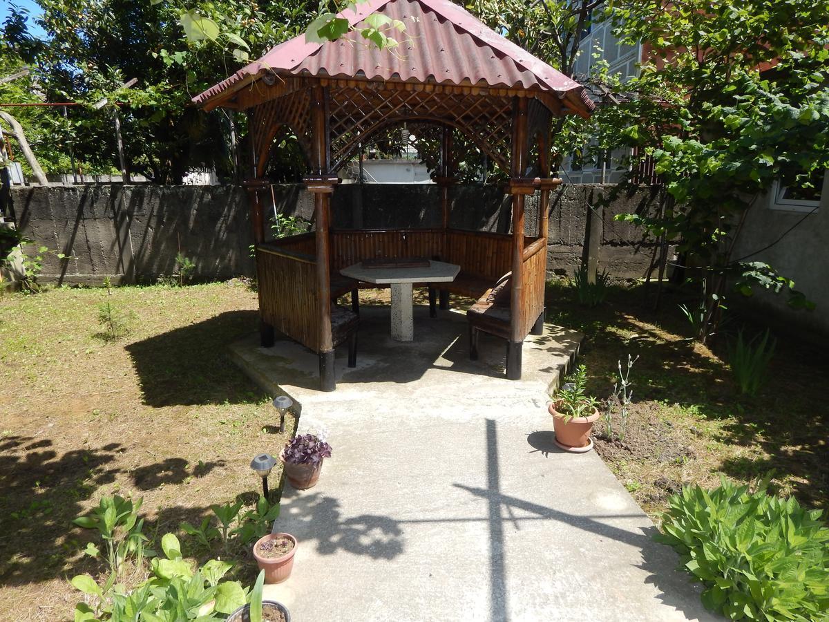 Guest House On Angisa Μπατούμι Εξωτερικό φωτογραφία