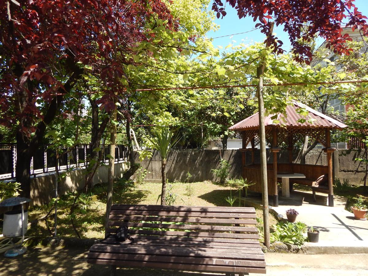 Guest House On Angisa Μπατούμι Εξωτερικό φωτογραφία